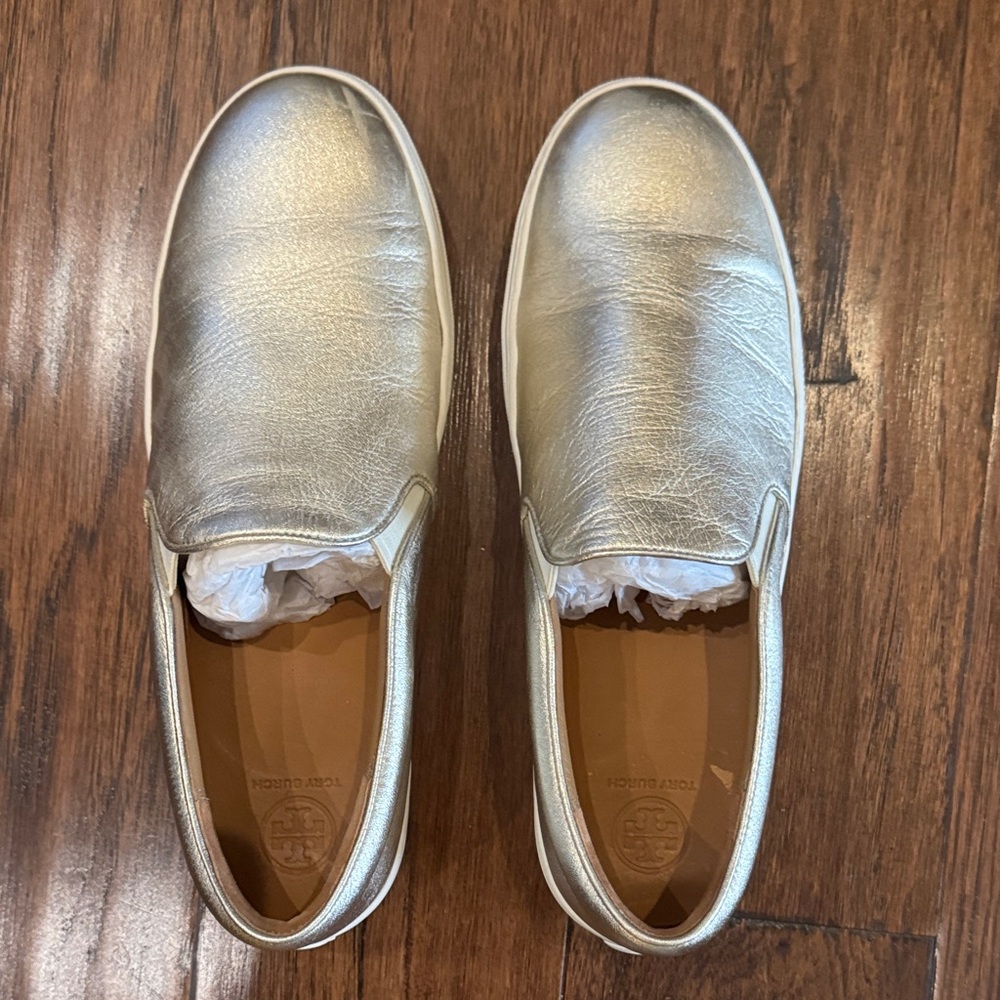 Tory Burch like new slip on metallic sneaker size 9